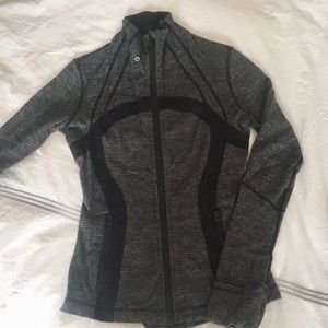 Lululemon Zip up Size 2 - black and grey